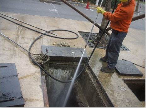 雷山池底污泥如何清理