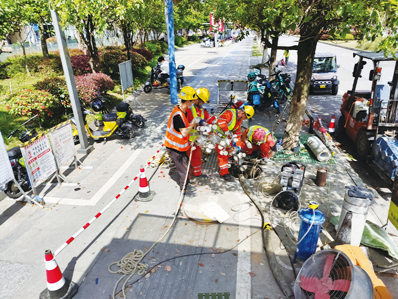  雷山UV-CIPP紫外光固化修复